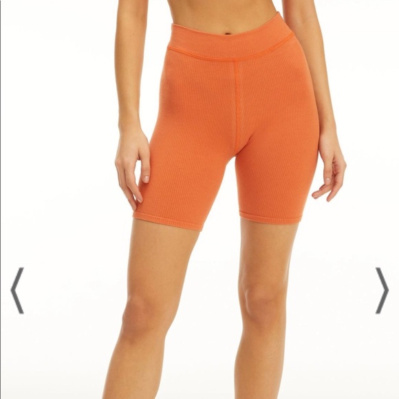 Good American Seamless Rib Bike Shorts - Picture 4 of 10